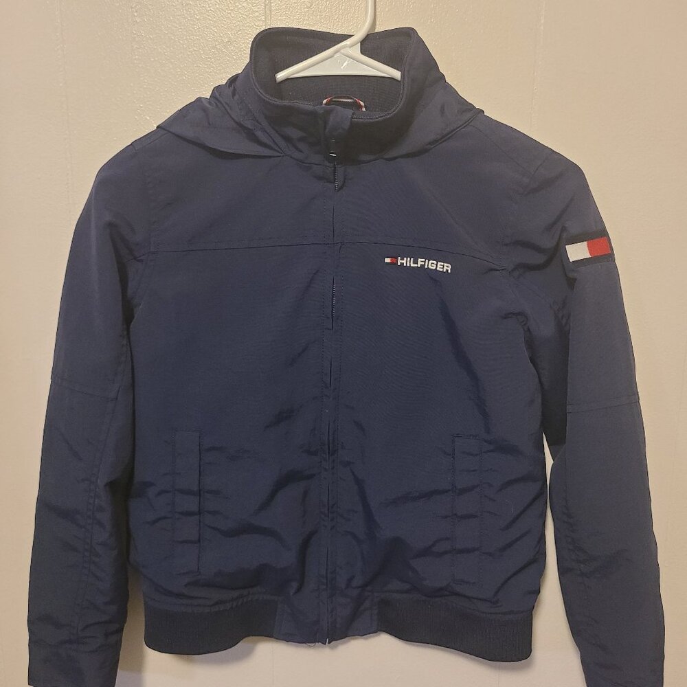 Tommy Hilfiger dark blue windbreaker/jacket with hood size s(6-7)
